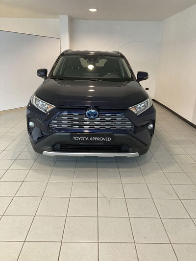 Toyota Rav4 HV (218CV) E-CVT 2WD Active del 2019 usata a Barletta