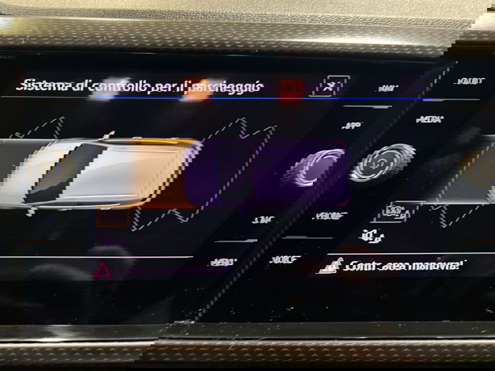 Volkswagen T-Cross usata a Siena (13)