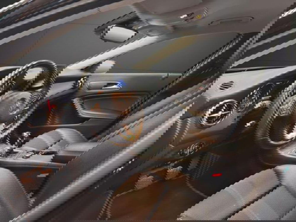 Mercedes-Benz GLA SUV usata a Milano (11)