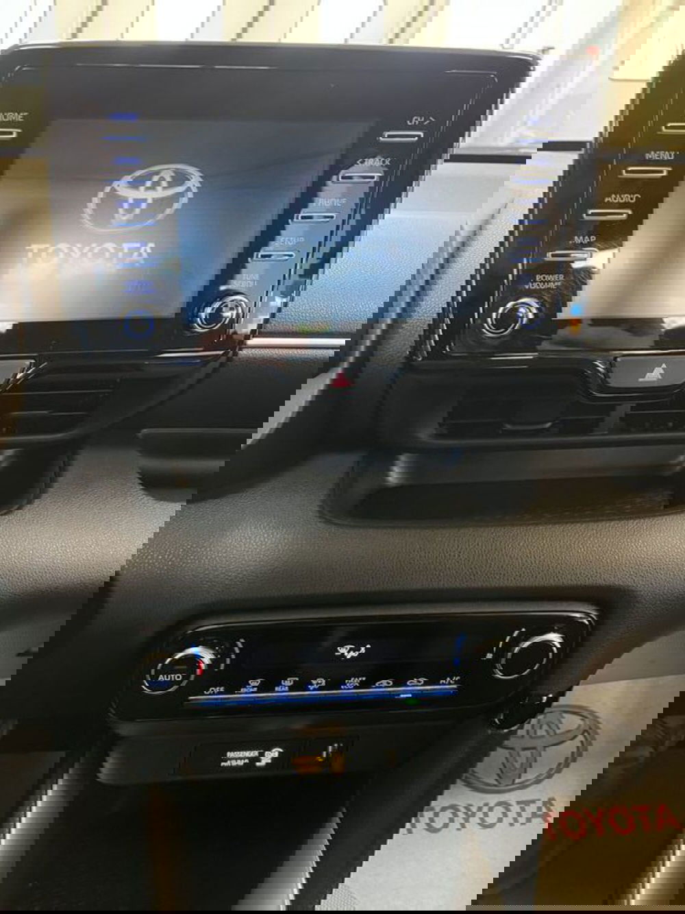 Toyota Yaris usata a Prato (12)