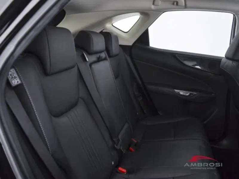 Lexus NX usata a Perugia (11)