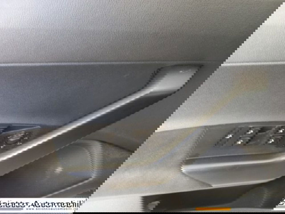 Volkswagen Taigo usata a Messina (12)