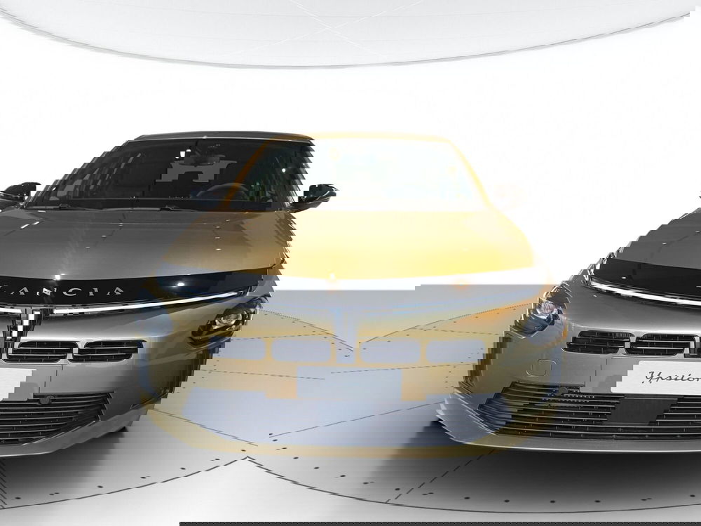 Lancia Ypsilon nuova a Macerata (7)