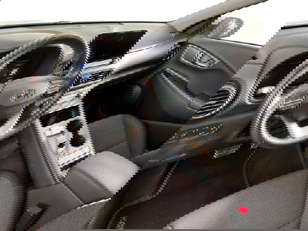 Hyundai Kona usata a Bari (10)