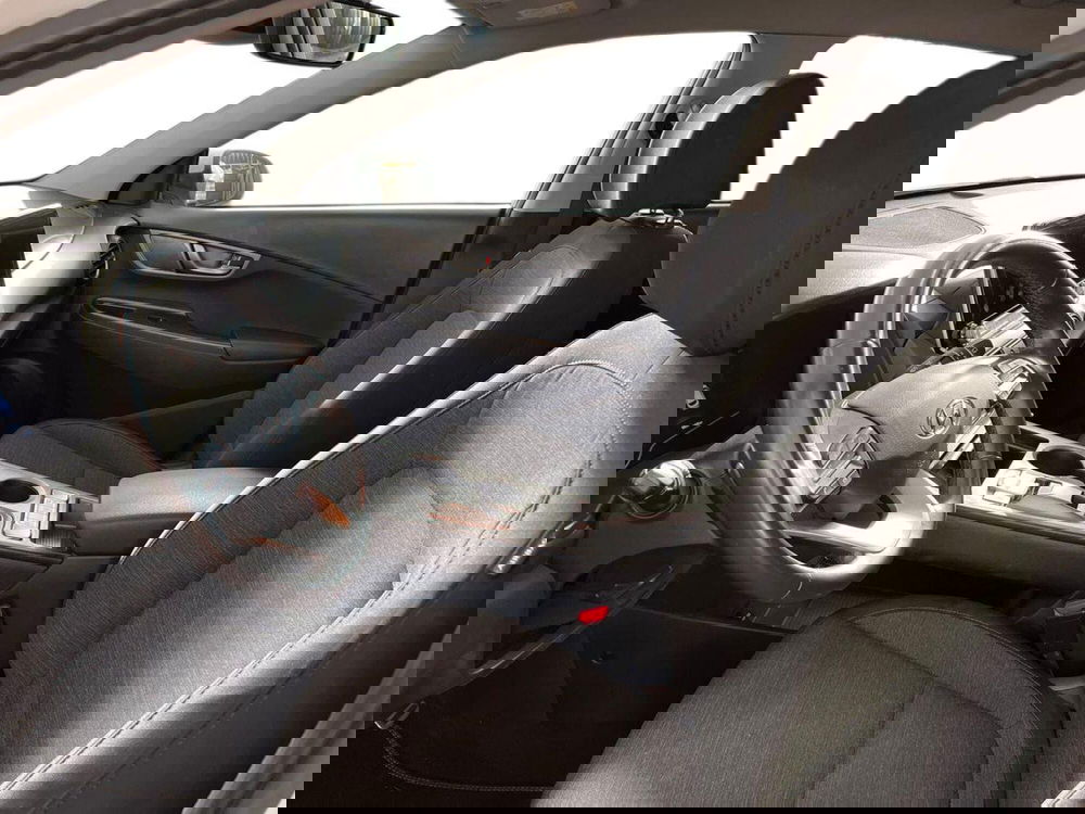 Hyundai Kona usata a Bari (7)