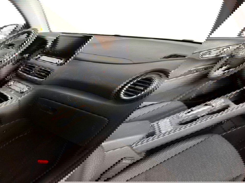 Hyundai Kona usata a Bari (9)