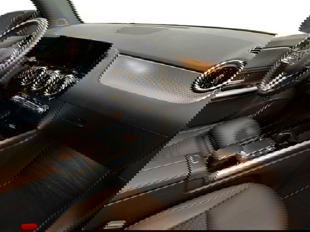 Mercedes-Benz GLA SUV usata a Bari (9)