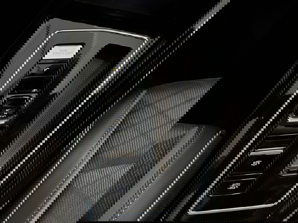 Volkswagen Golf nuova a Padova (12)