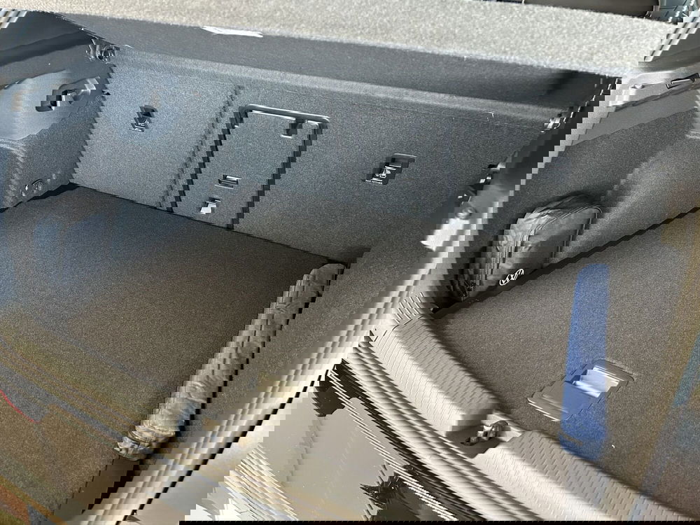 Volkswagen Golf nuova a Padova (17)