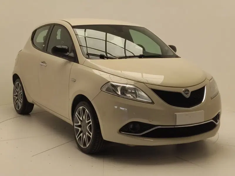 Lancia Ypsilon usata a Avellino