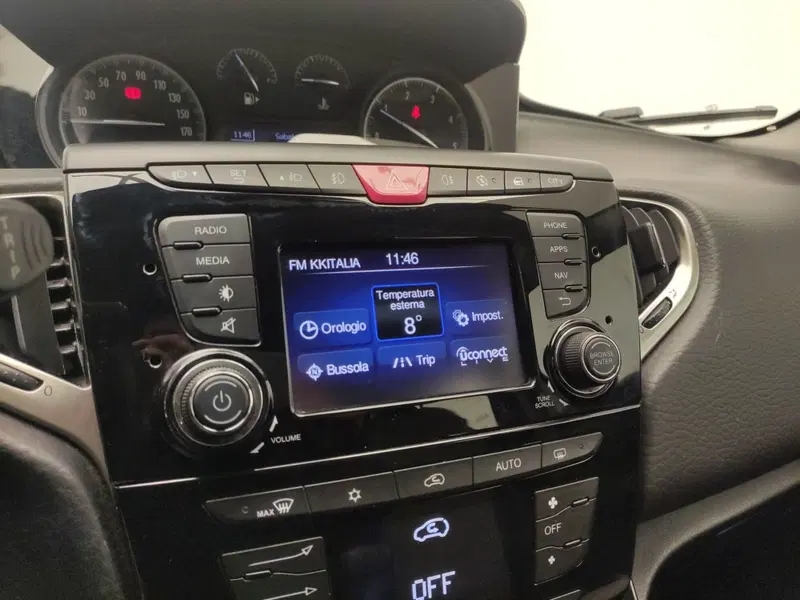 Lancia Ypsilon usata a Avellino (17)