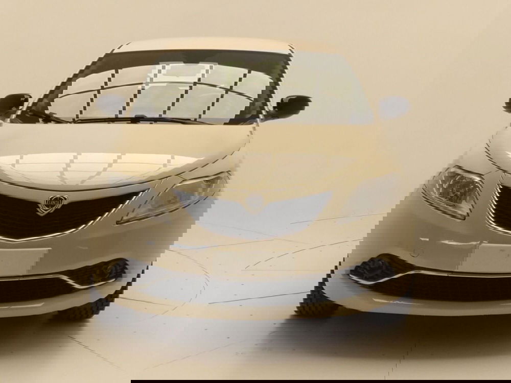 Lancia Ypsilon usata a Avellino (2)