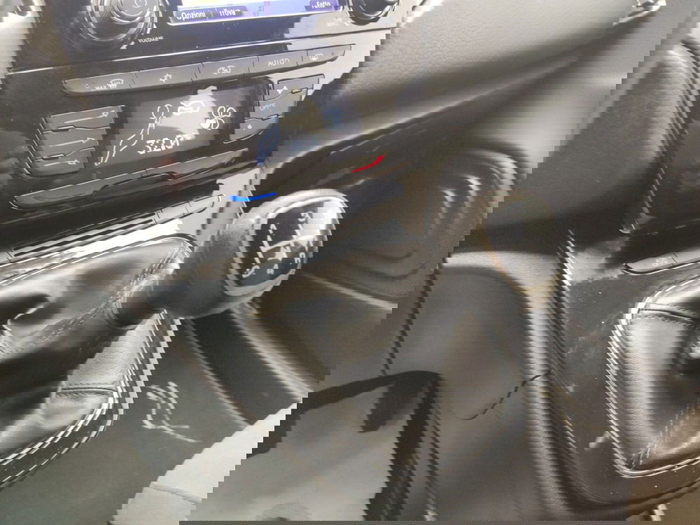 Lancia Ypsilon usata a Avellino (20)