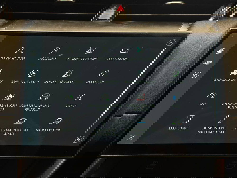 Land Rover Discovery Sport usata a Savona (13)