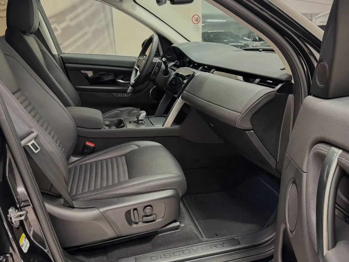Land Rover Discovery Sport usata a Savona (3)