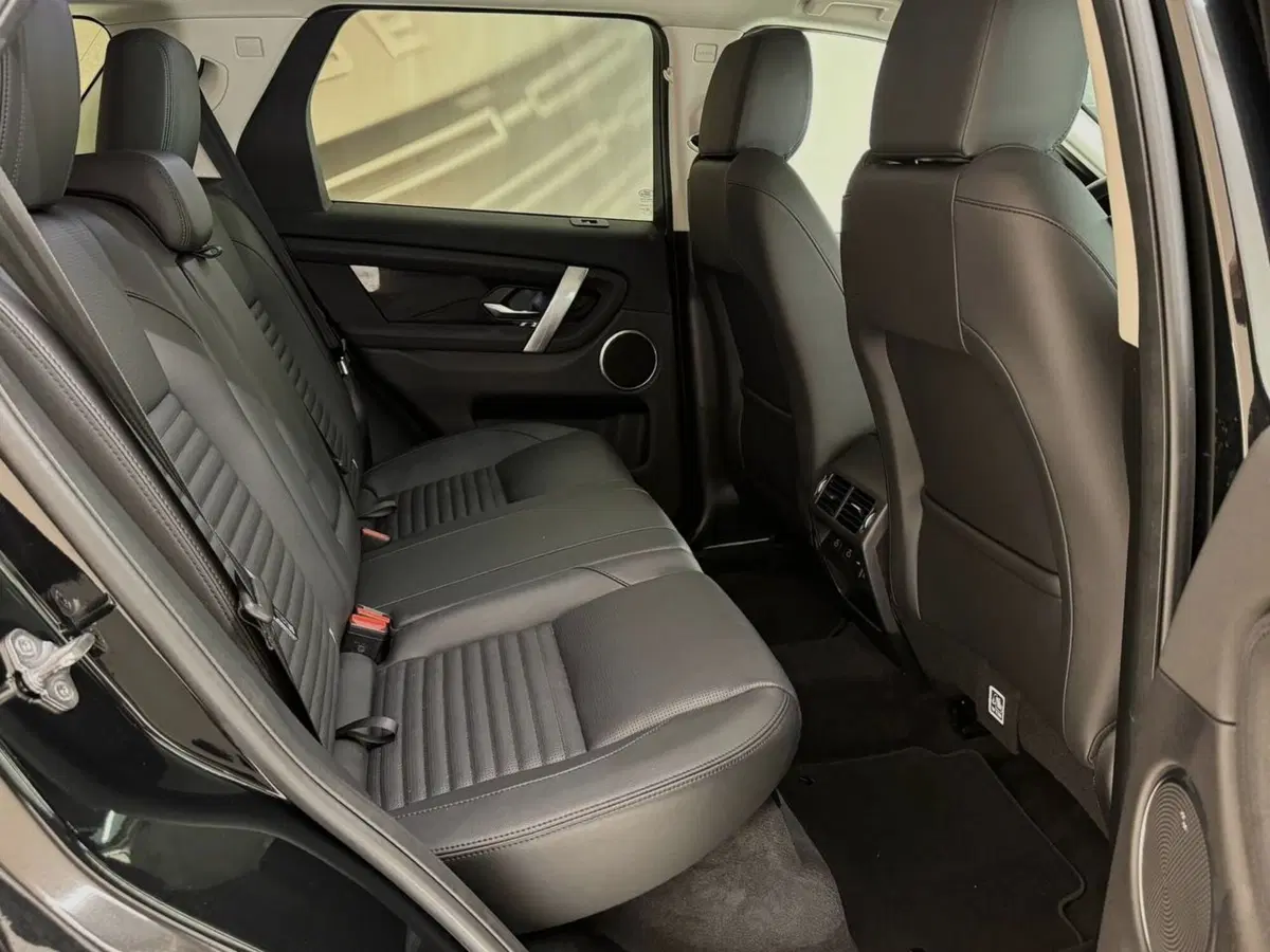 Land Rover Discovery Sport usata a Savona (5)