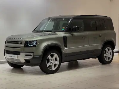 Land Rover Defender 110 3.0d i6 mhev X-Dynamic SE awd 200cv auto del 2024 usata a Savona