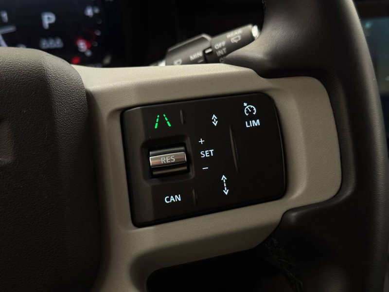 Land Rover Defender usata a Savona (15)