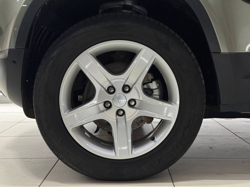 Land Rover Defender usata a Savona (9)