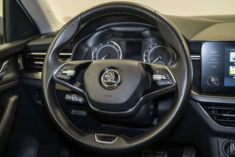 Skoda Kamiq usata a Varese (12)