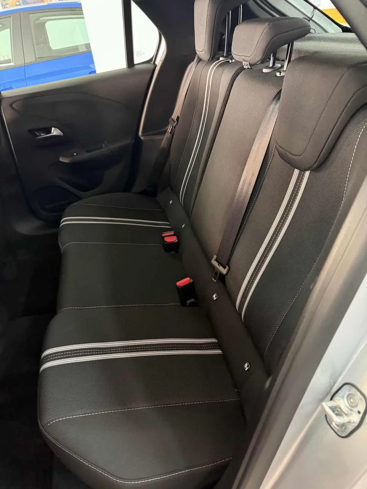 Opel Corsa nuova a Foggia (10)