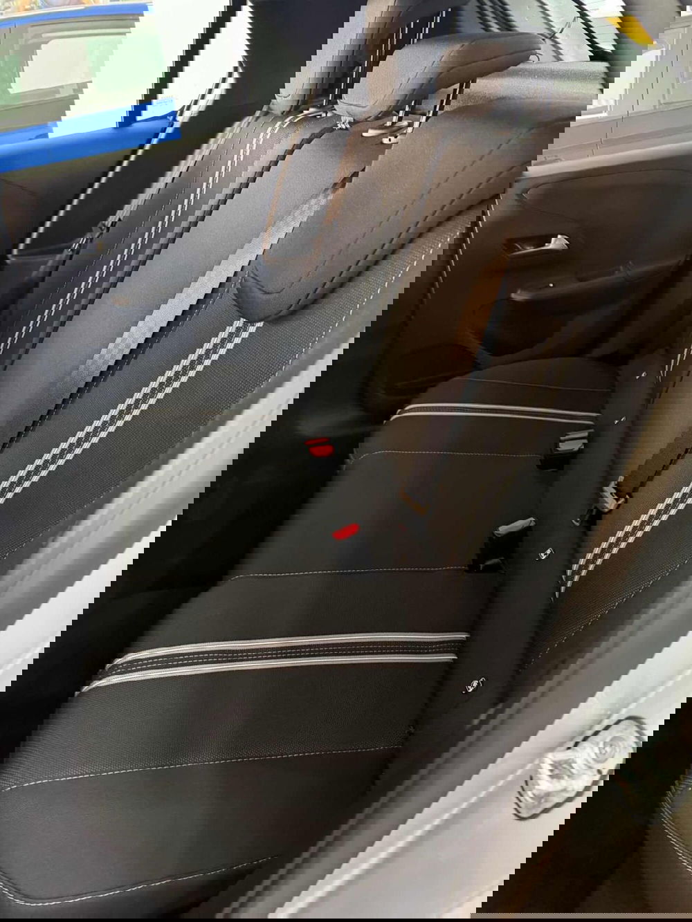 Opel Corsa nuova a Foggia (10)