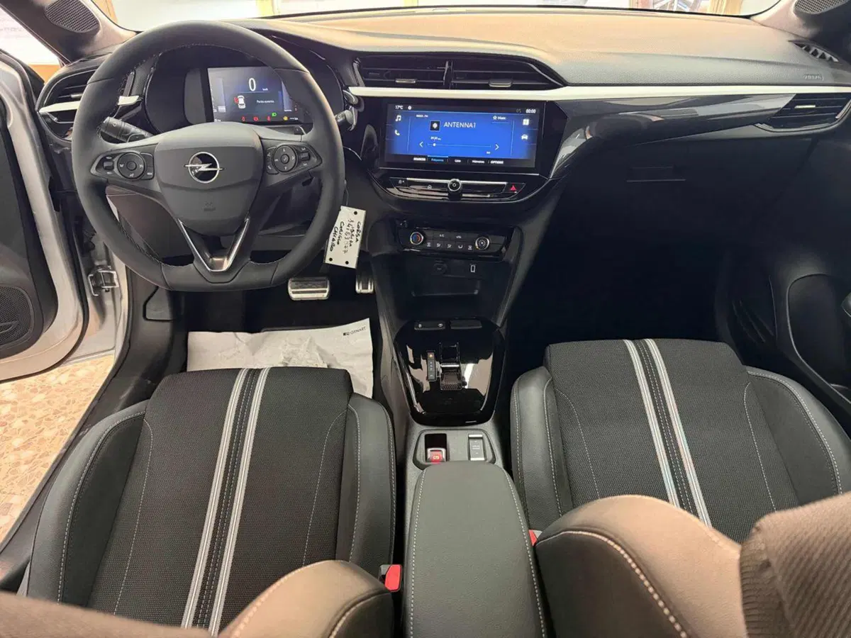 Opel Corsa nuova a Foggia (11)