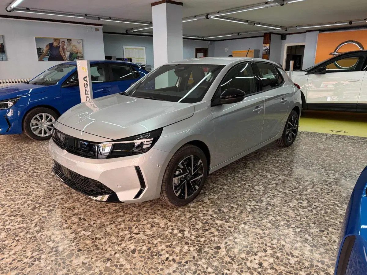 Opel Corsa nuova a Foggia (14)
