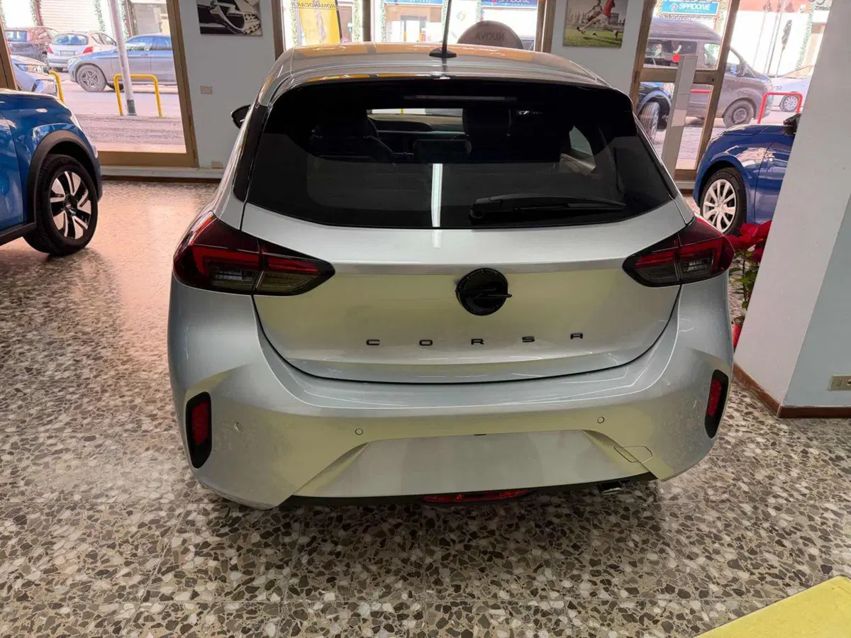 Opel Corsa nuova a Foggia (5)
