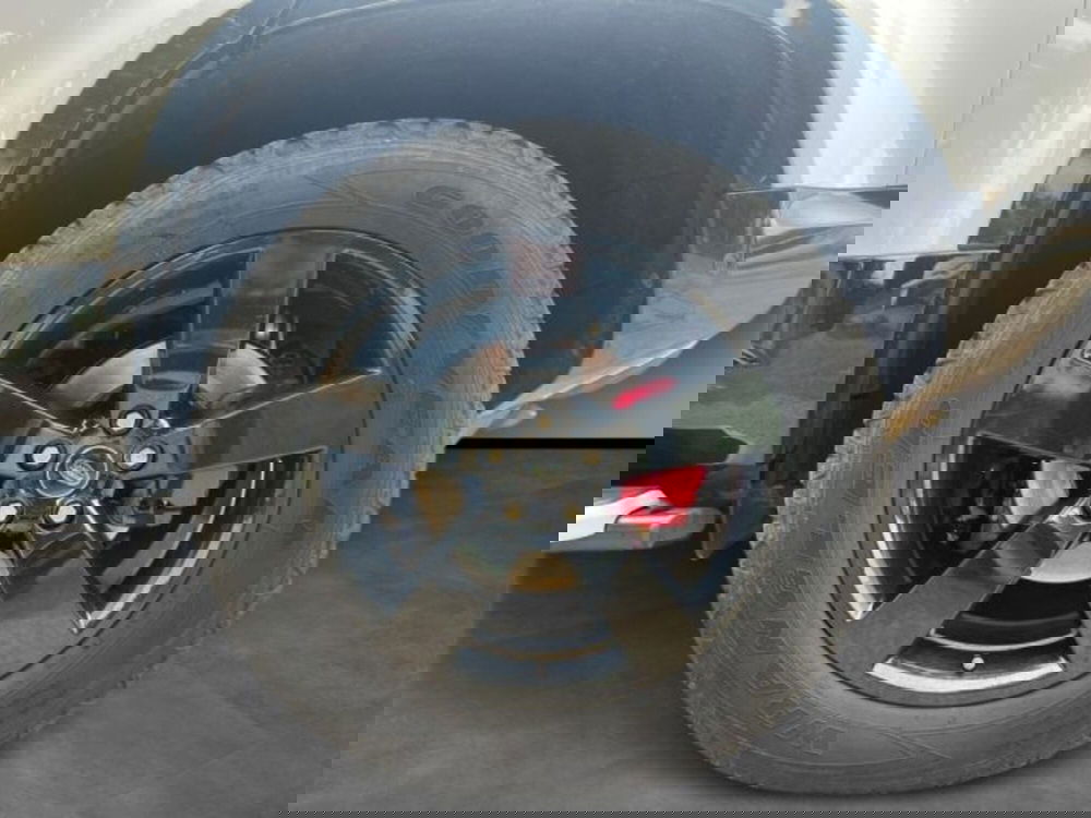 Land Rover Defender usata a Lecce (10)