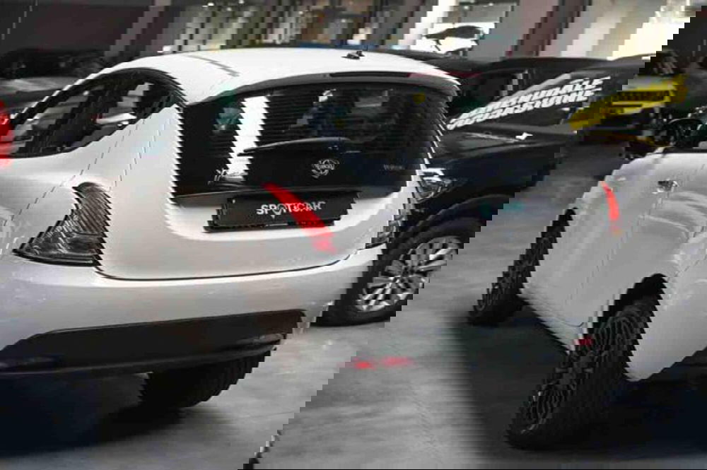 Lancia Ypsilon usata a Torino (6)