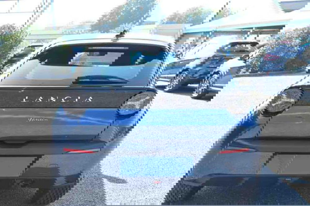 Lancia Ypsilon nuova a Torino (6)