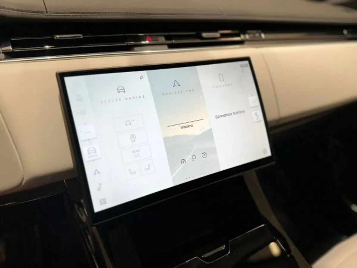 Land Rover Range Rover Sport nuova a Modena (16)