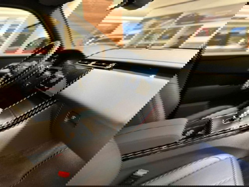Land Rover Range Rover Velar nuova a Modena (7)