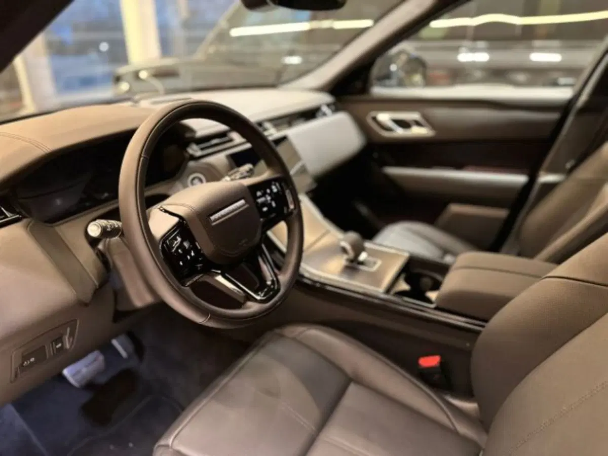 Land Rover Range Rover Velar nuova a Modena (8)