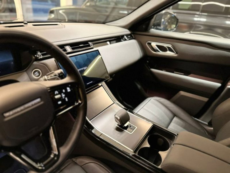 Land Rover Range Rover Velar nuova a Modena (9)
