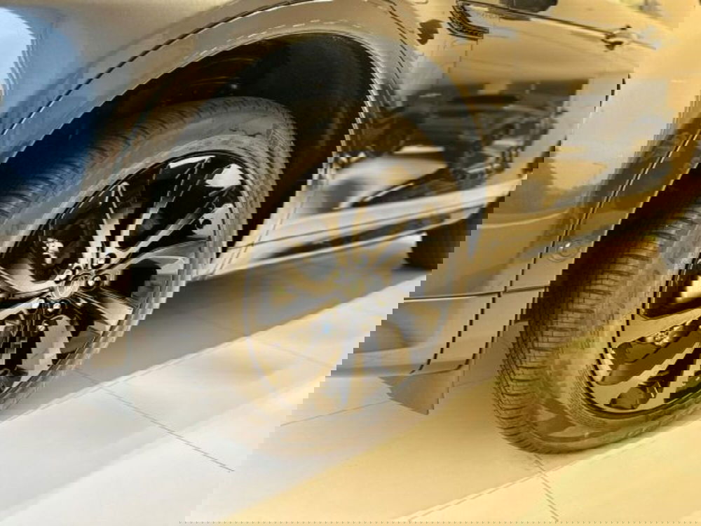 Land Rover Discovery Sport nuova a Modena (10)