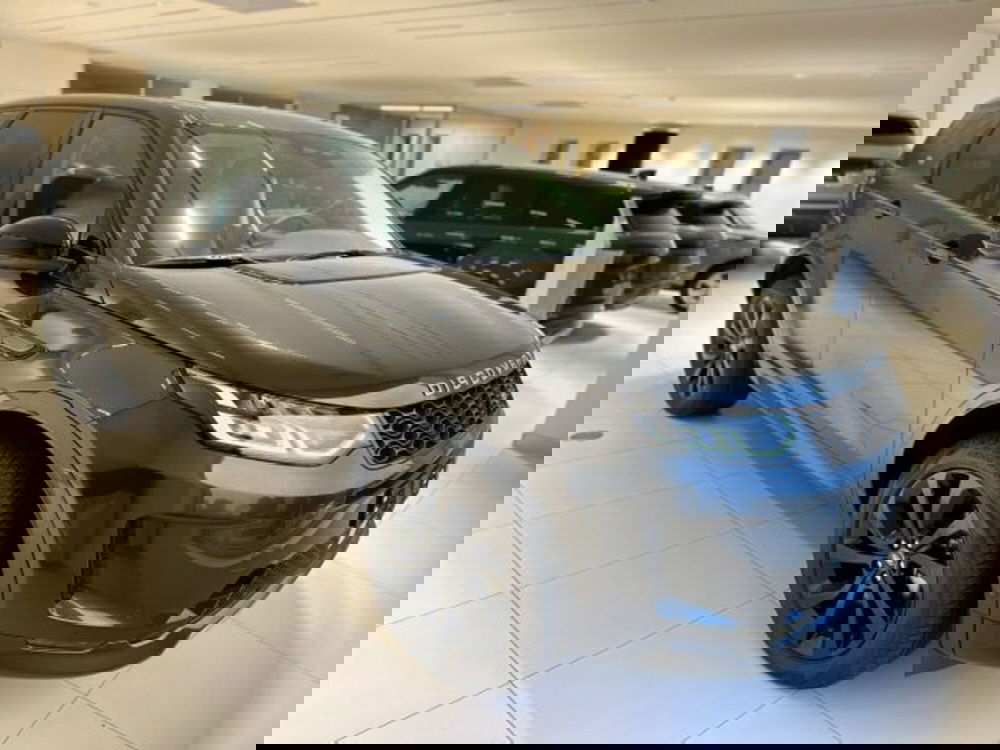 Land Rover Discovery Sport nuova a Modena (2)