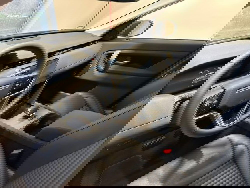 Land Rover Discovery Sport nuova a Modena (8)