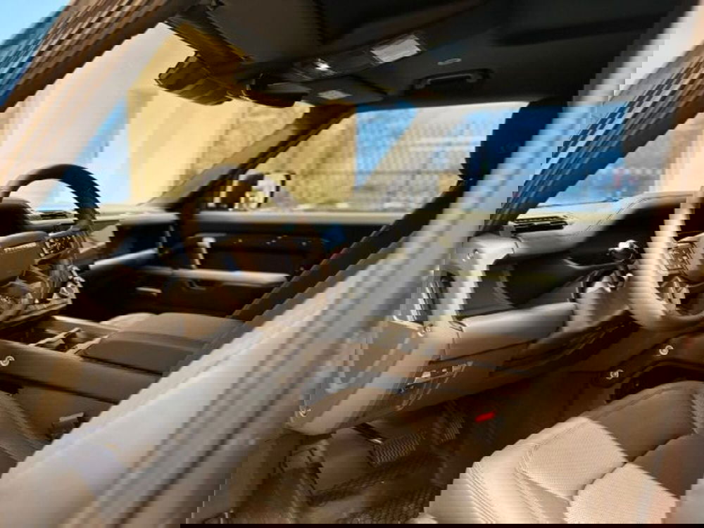 Land Rover Defender nuova a Modena (5)