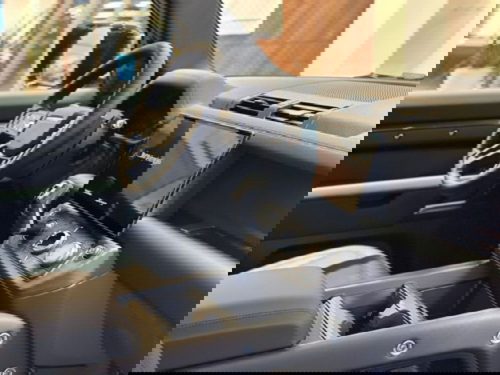 Land Rover Defender nuova a Modena (6)