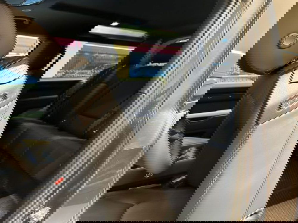 Land Rover Defender nuova a Modena (9)