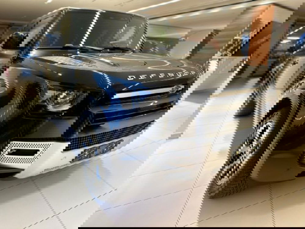 Land Rover Defender nuova a Modena (3)