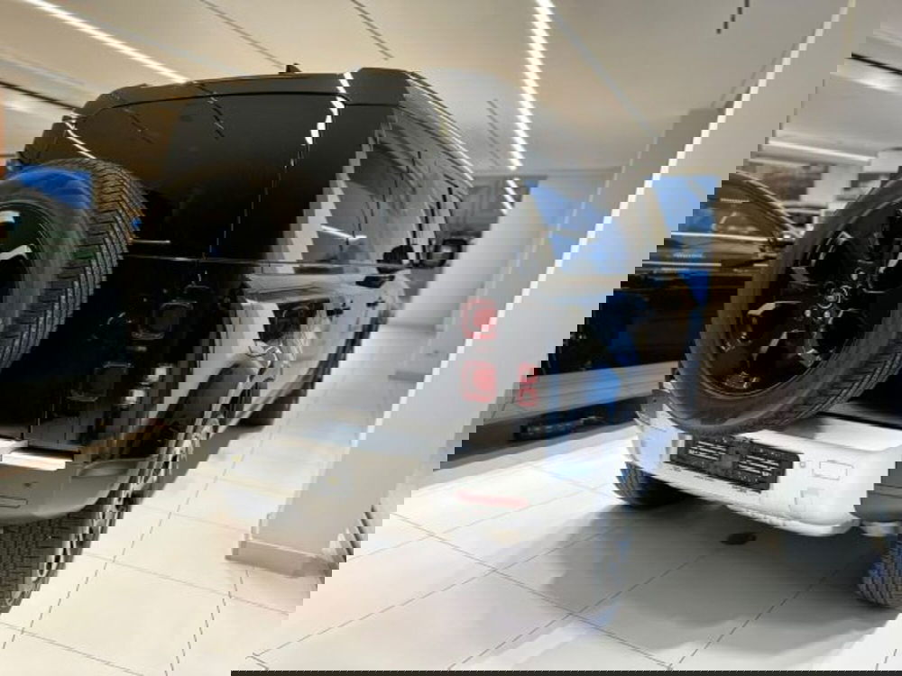 Land Rover Defender nuova a Modena (5)