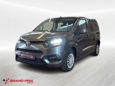 Toyota Proace City Verso City Verso 1.5D 130 CV S&amp;S Short D Executive del 2021 usata a Castenaso