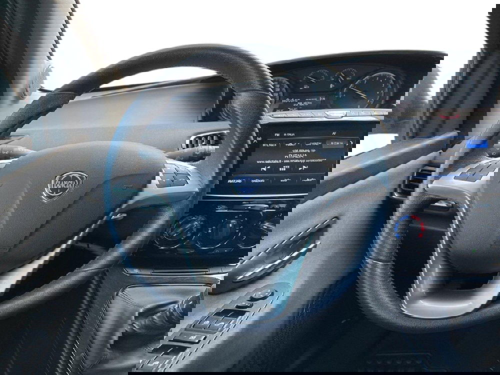 Lancia Ypsilon usata a Torino (11)