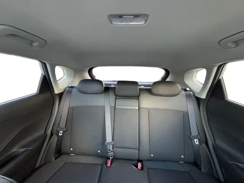 Hyundai Kona nuova a Pistoia (11)