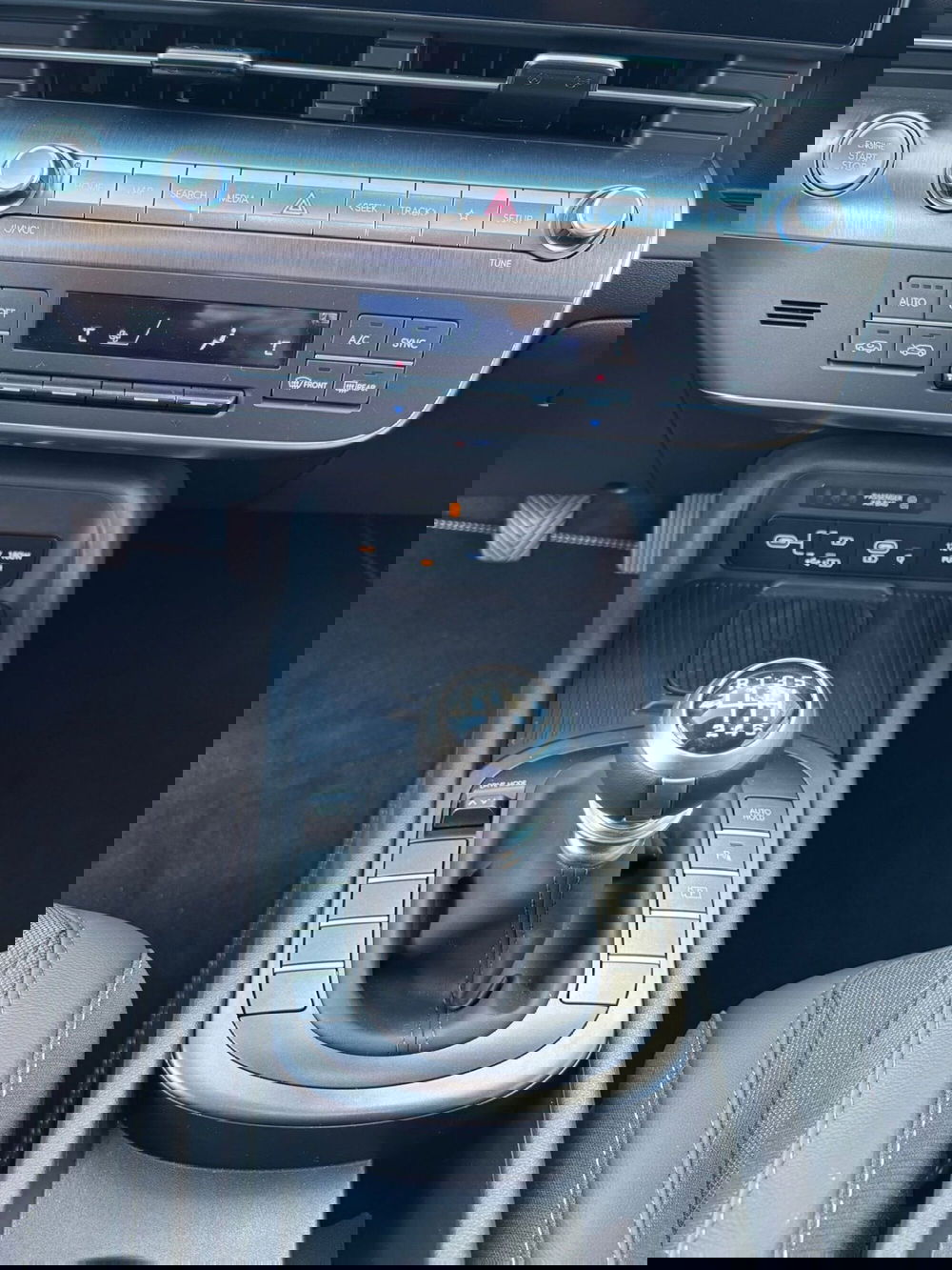 Hyundai Kona nuova a Pistoia (15)