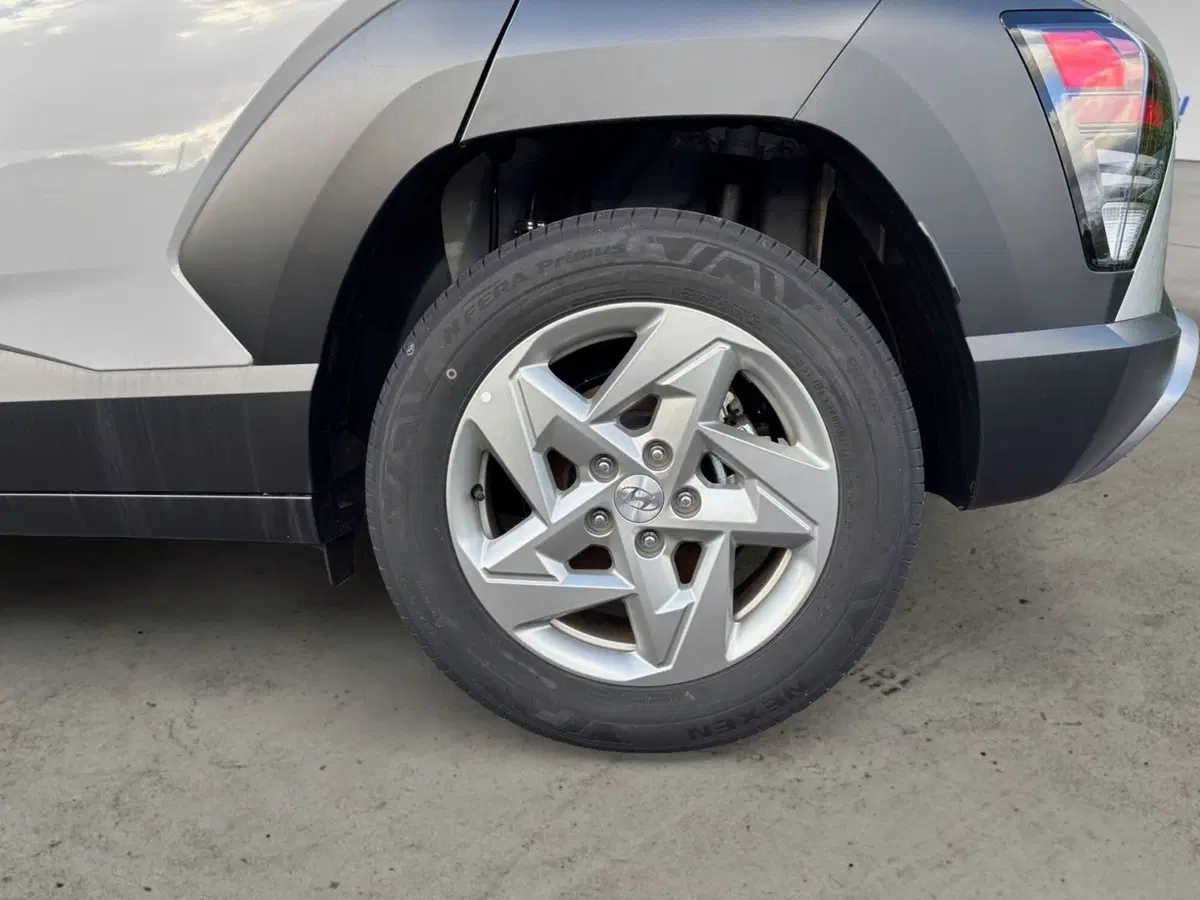 Hyundai Kona nuova a Pistoia (9)