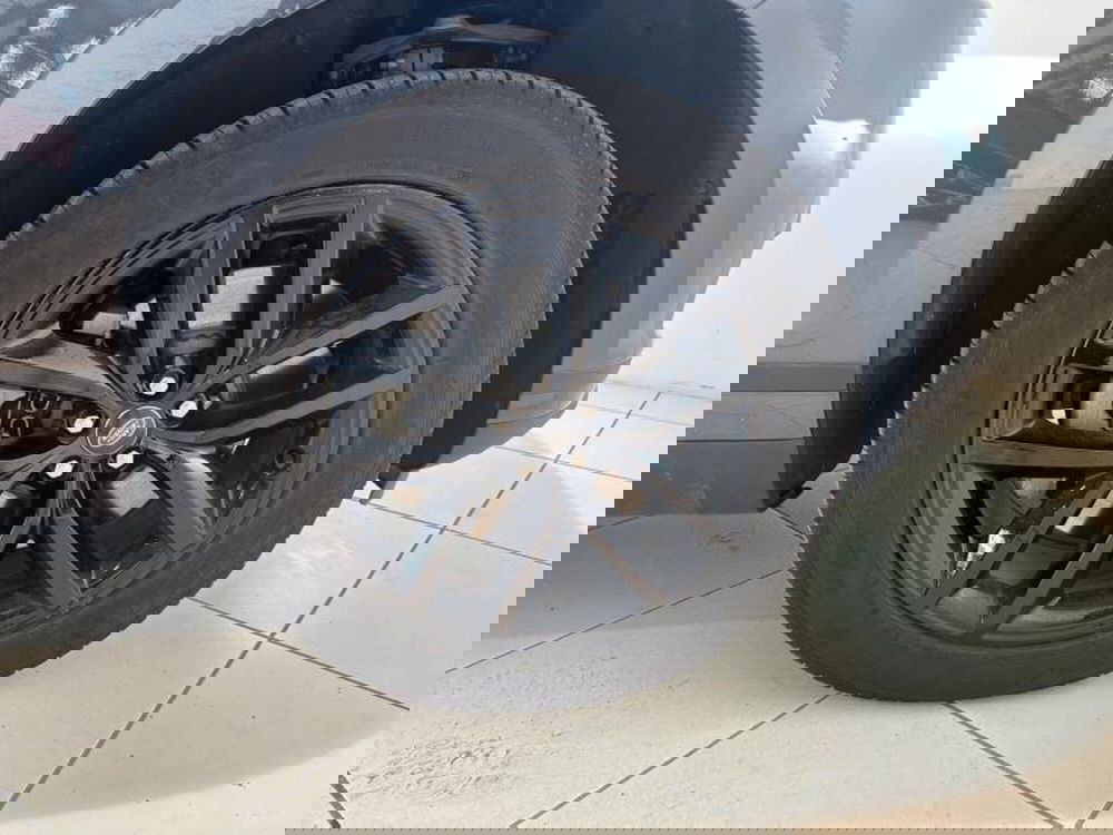 Land Rover Range Rover Velar usata a Venezia (8)